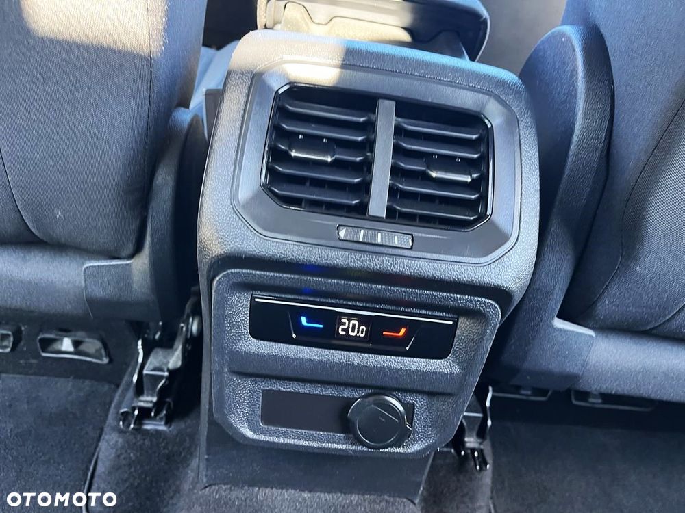 Volkswagen Tiguan - 12