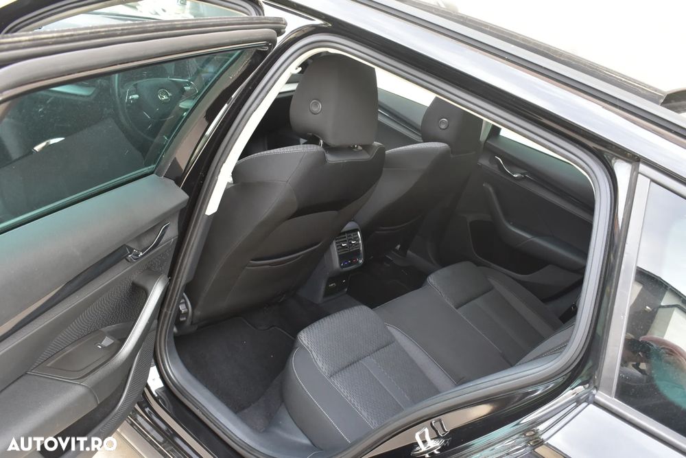 Skoda Octavia 2.0 TDI DSG Premium Edition - 11