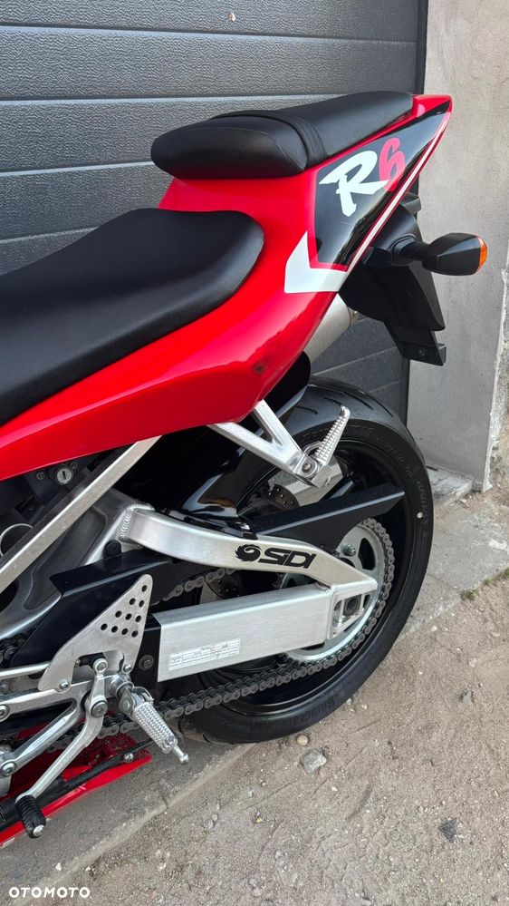 Yamaha R6 - 4