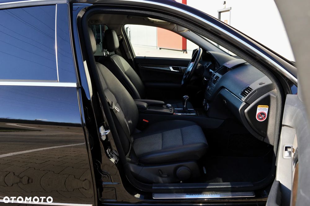 Mercedes-Benz Klasa C 180 Kompressor BlueEFFICIENCY Elegance - 11