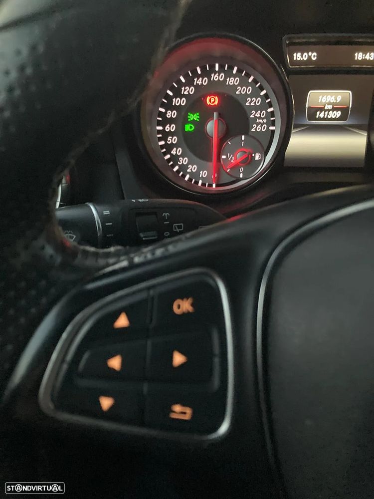 Mercedes-Benz CLA 200 d Shooting Brake - 18