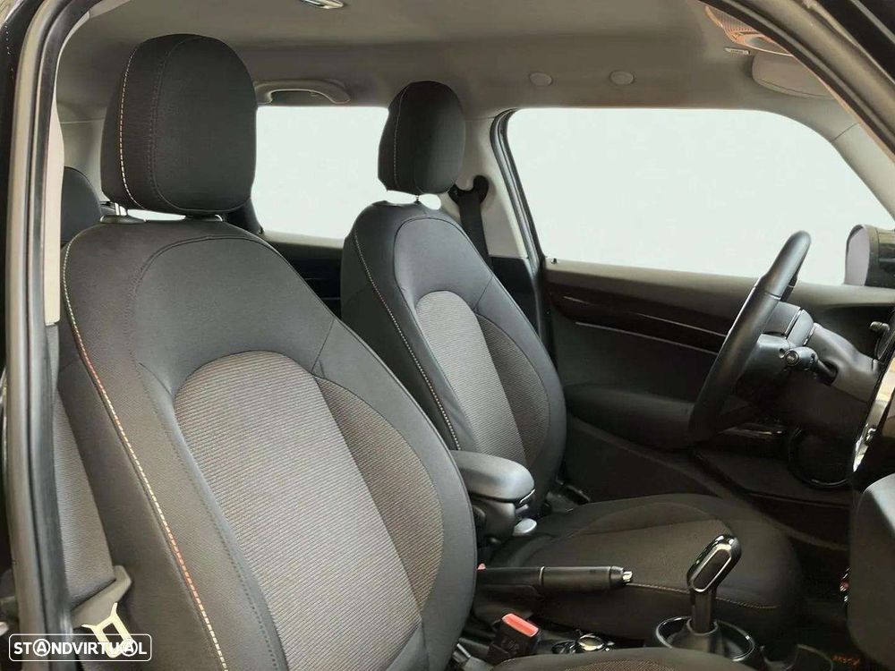 MINI 5 Portas Cooper Auto - 13