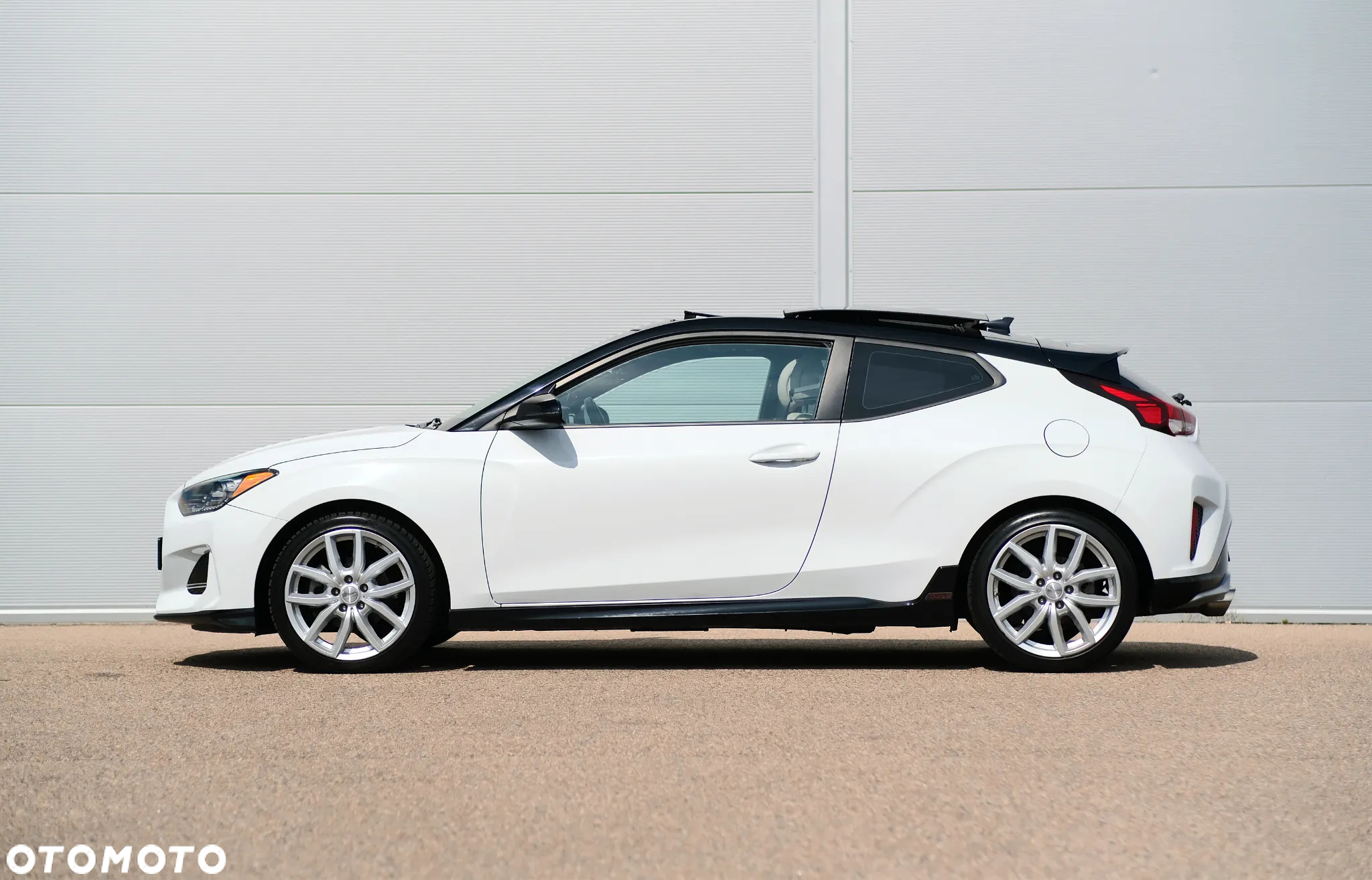 Hyundai Veloster - 3