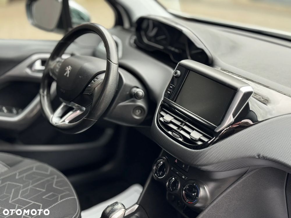 Peugeot 2008 1.6 BlueHDi Style - 38