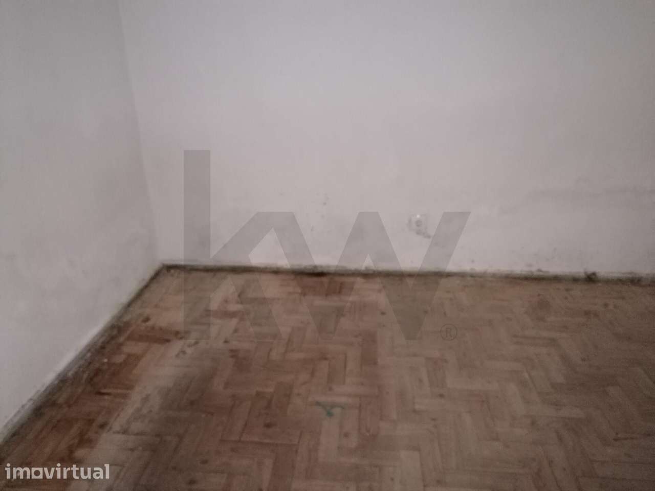 Moradia T2 com Pátio para Recuperar ou Renovar | Rio Torto, Abrantes - Grande imagem: 4/32