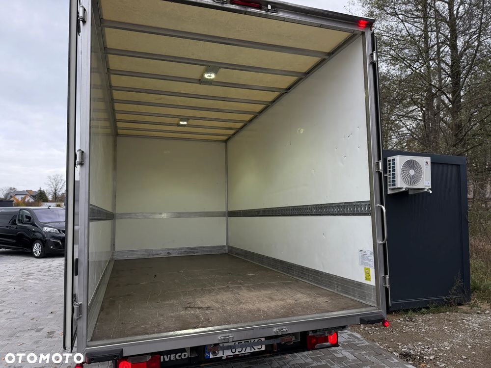Iveco Daily 35S18 3.0 HPI 180KM / 2021 Rok / Kontener 4,5m / Reflektory LED / Zarejestrowany w PL - 10