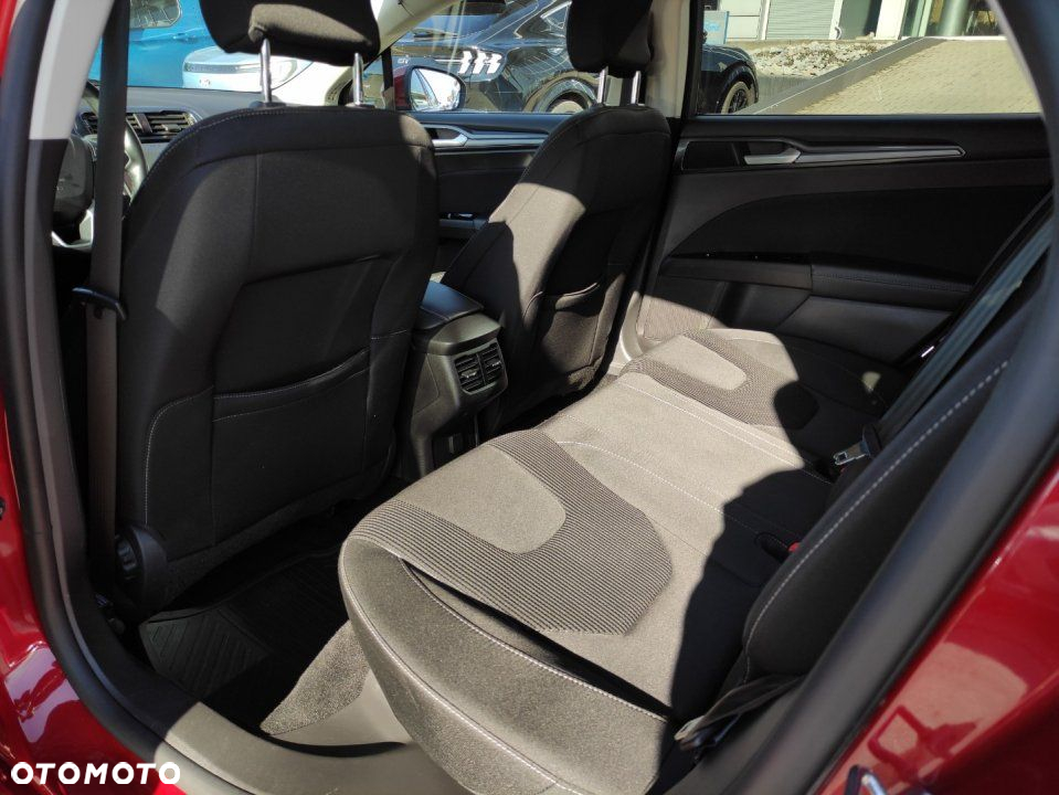 Ford Mondeo - 12