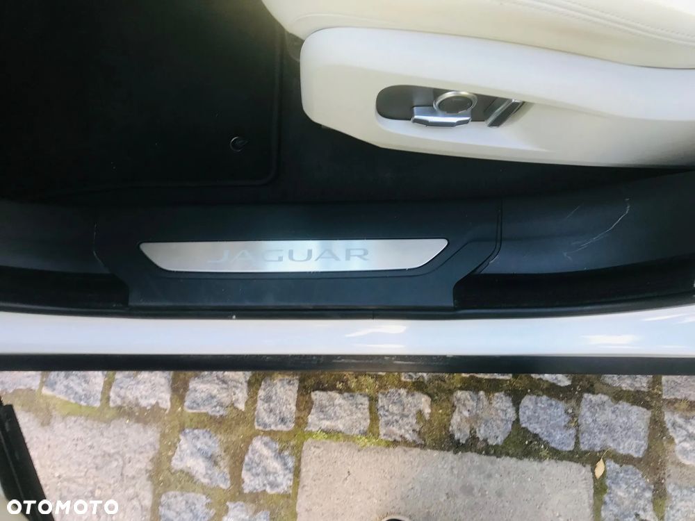 Jaguar F-Pace P250 AWD R-Dynamic HSE - 7