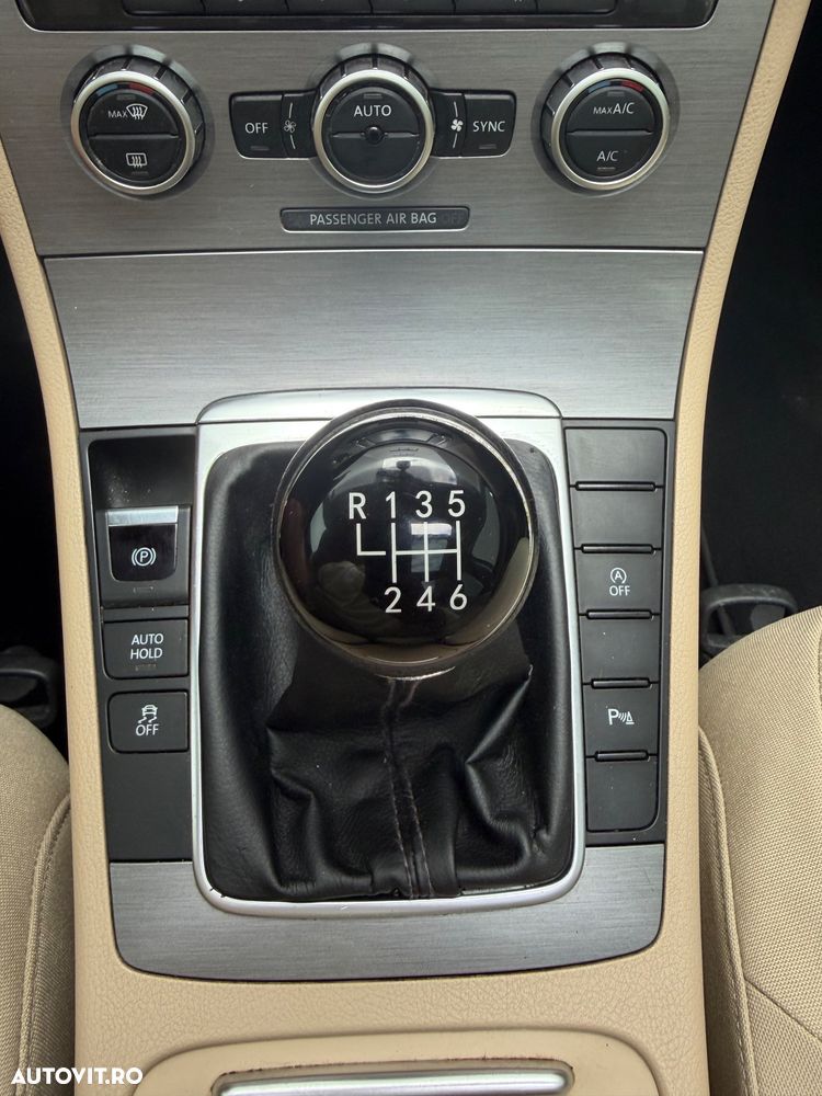 Volkswagen Passat - 20