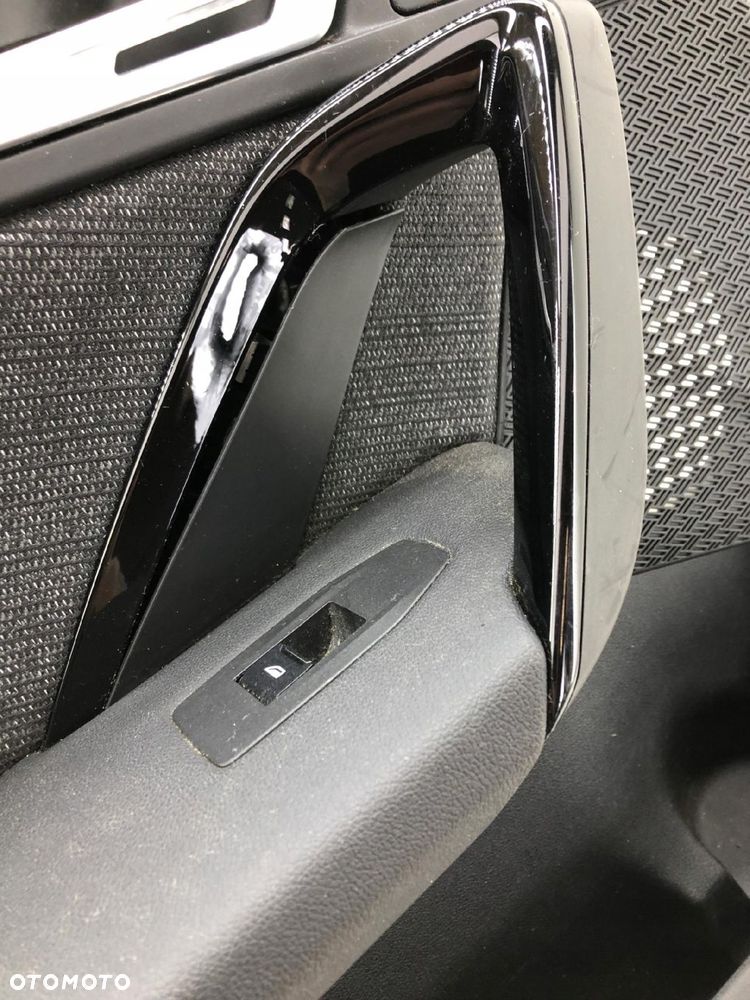 BMW X1 U11 LEWY BOCZEK TYLNYCH DRZWI TAPICERKA PIANO BLACK F015122 - 13