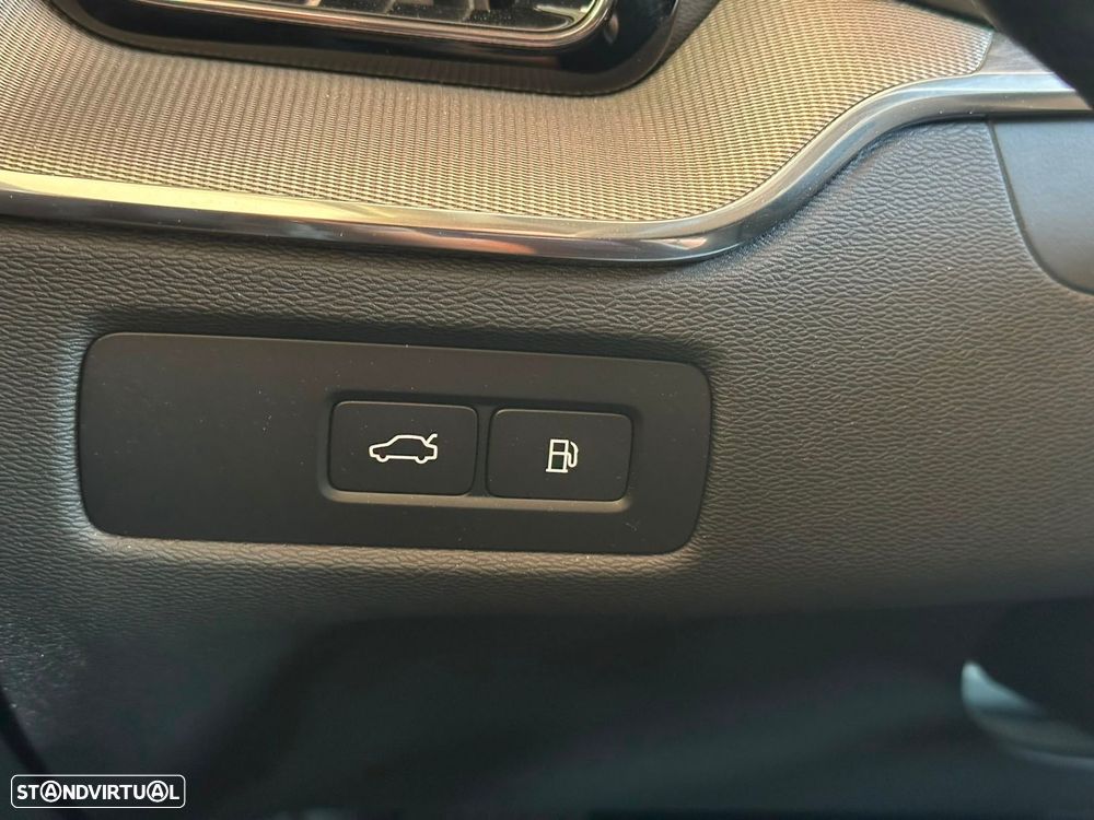 Volvo XC 60 2.0 T6 PHEV Core AWD - 13