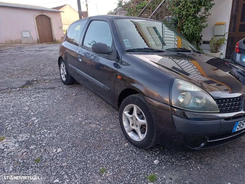 Renault Clio 1.5 dCi Dynamique S - 12