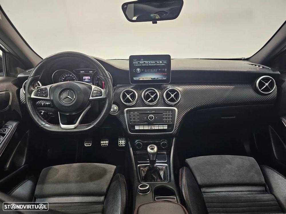 Mercedes-Benz A 180 d AMG Line - 14