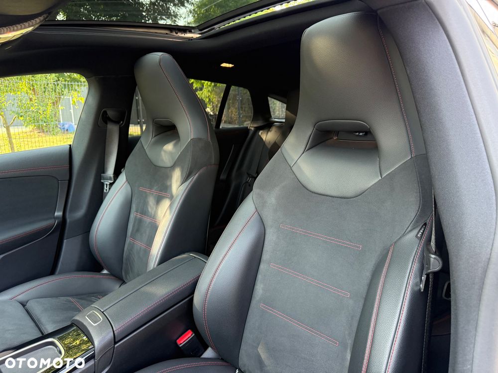 Mercedes-Benz CLA 250 e 8G-DCT AMG Line - 26