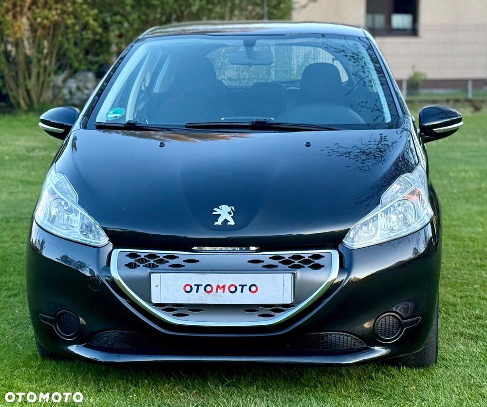 Peugeot 208 - 10