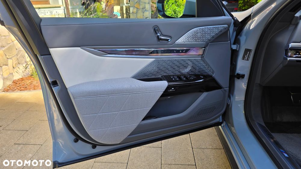BMW Seria 7 740d xDrive mHEV Individual Edition sport - 9