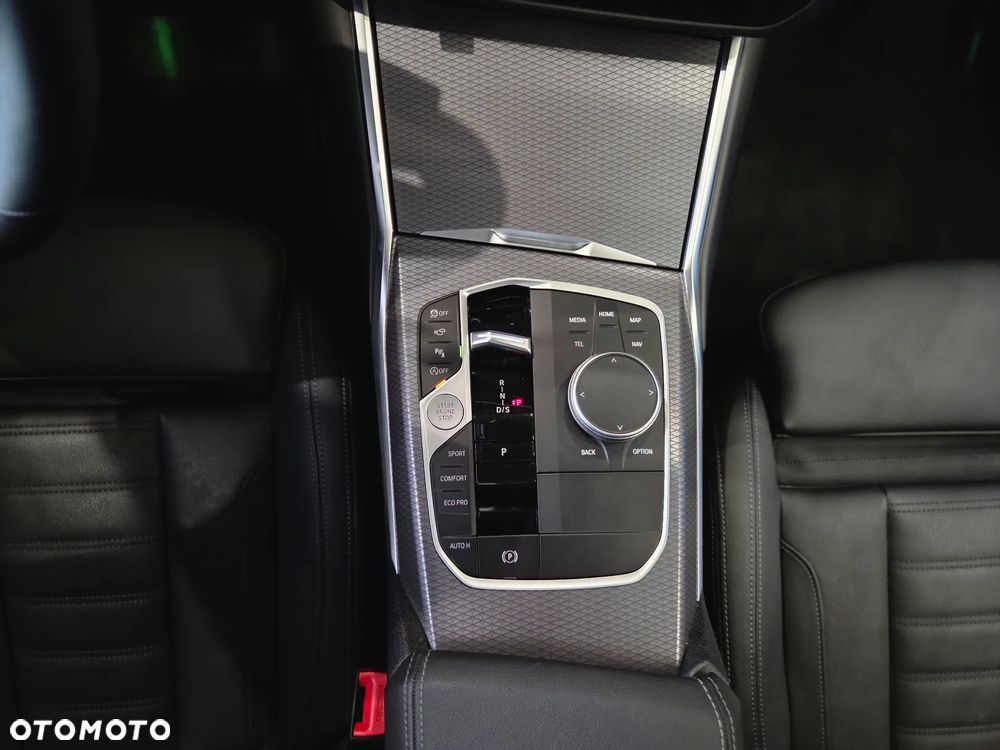 BMW Seria 3 M340i xDrive sport - 19