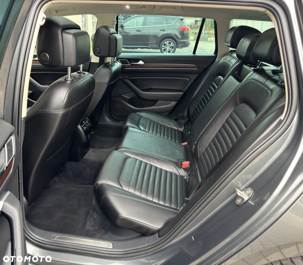 Volkswagen Passat 2.0 TSI (BlueMotion Technology) DSG Highline - 30