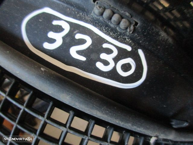 Grelha Friso 8200580995 RENAULT ESPACE 4 2005 3.0DCI 180CV 5P CINZA FRT TORPEDO - 4