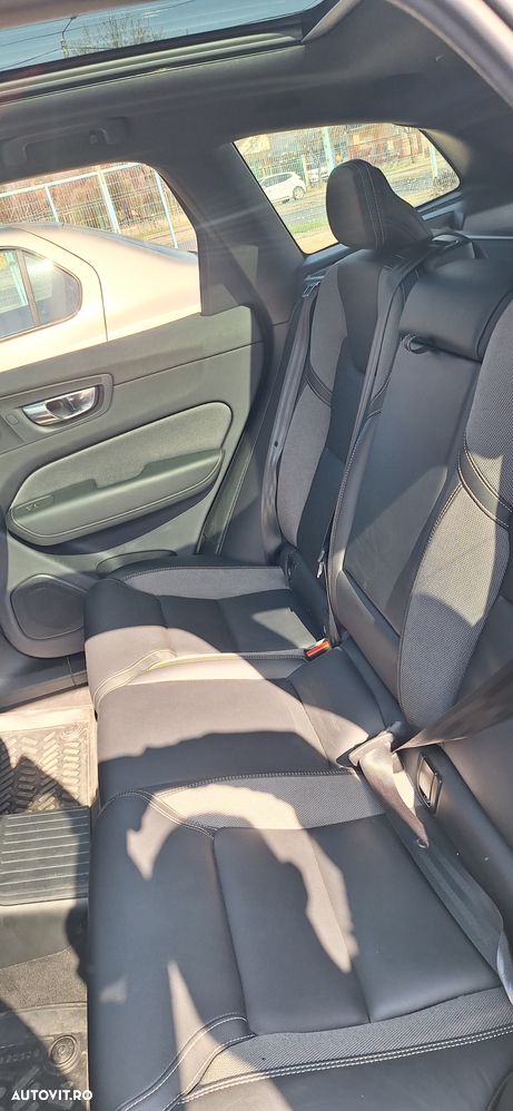 Volvo XC 60 T6 AWD Recharge Geartronic RDesign Expression - 26