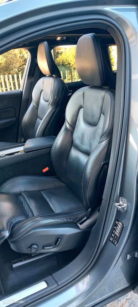 Volvo XC 60 2.0 B5 R-Design AWD - 11