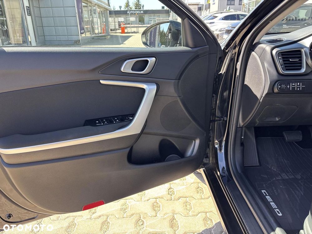 Kia Ceed 1.5 T-GDI M DCT - 11