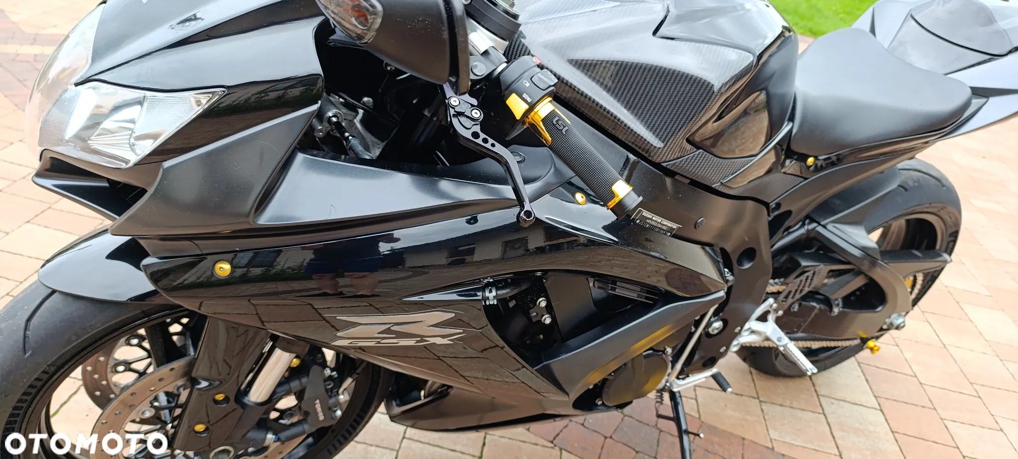 Suzuki GSX-R - 16