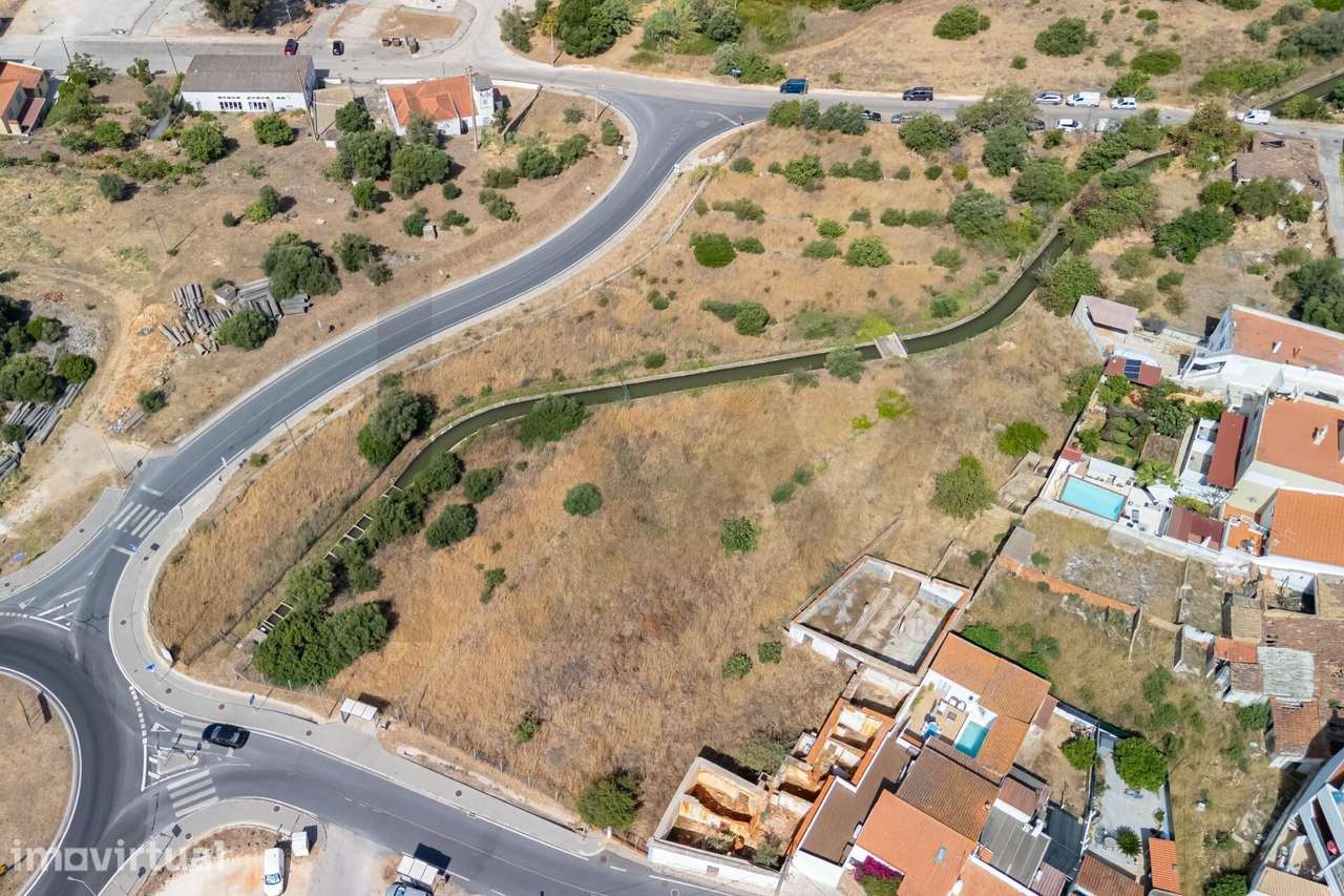 Viabilidade para construção 26 Moradias em Zona de Expansão Urbana na - Grande imagem: 4/30