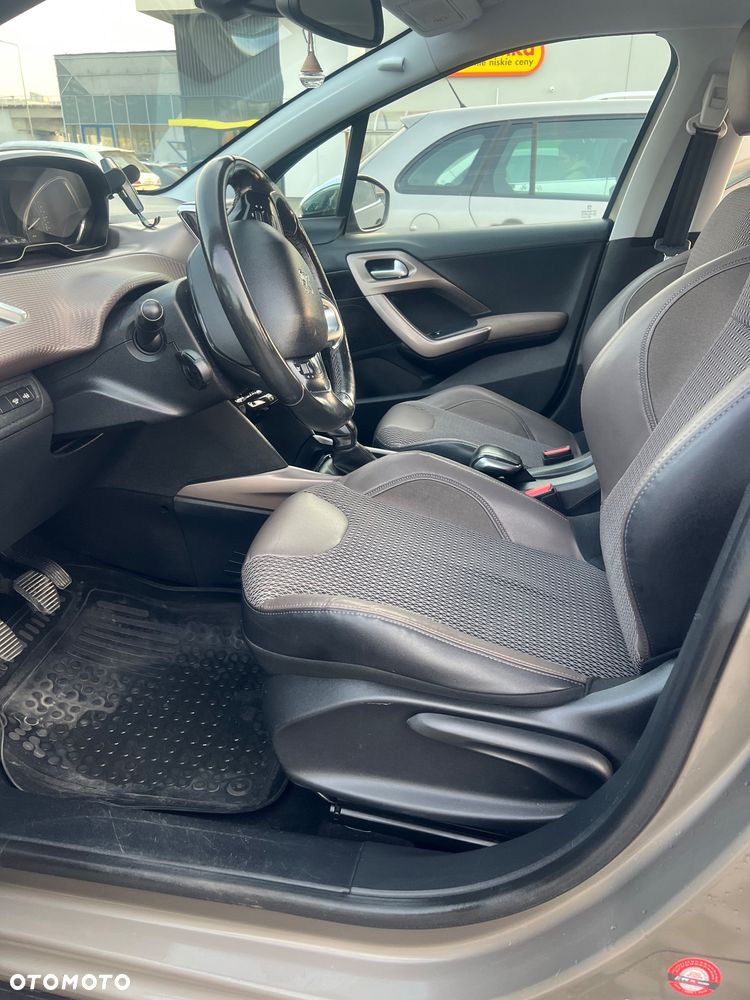 Peugeot 2008 1.6 VTi Allure - 10