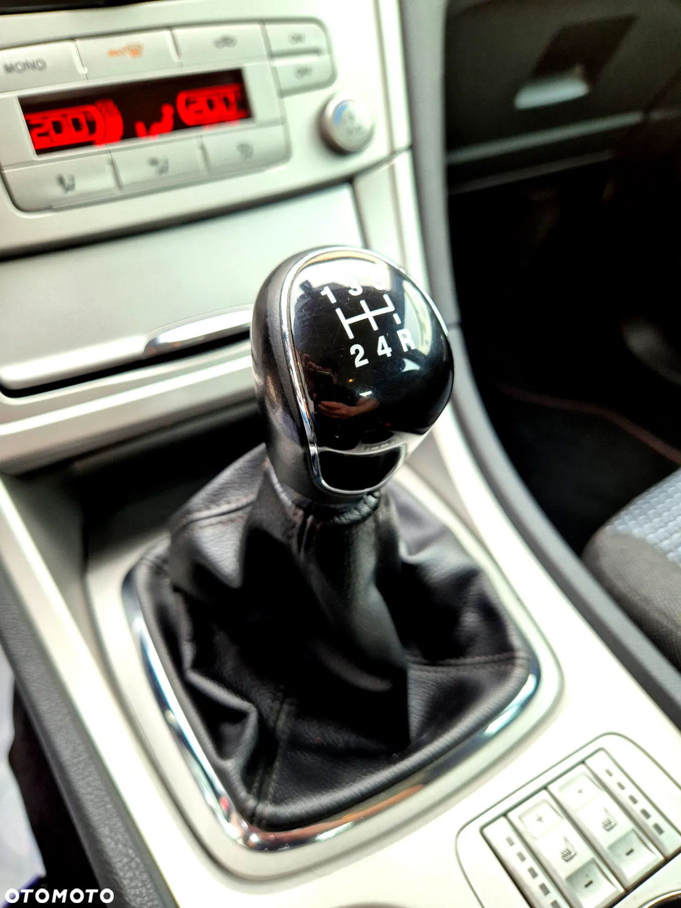 Ford Mondeo 1.6 Ghia - 31