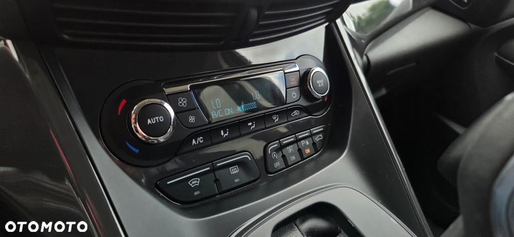 Ford Kuga 2.0 TDCi 4x4 Titanium - 28