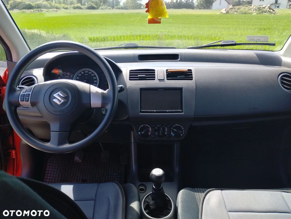 Suzuki Swift - 10
