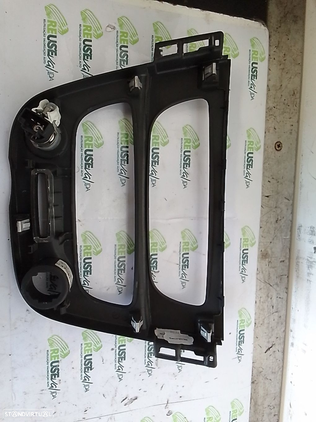Aro Embelezador Do Comando Climatização Renault Megane Iii Hatchback ( - 2