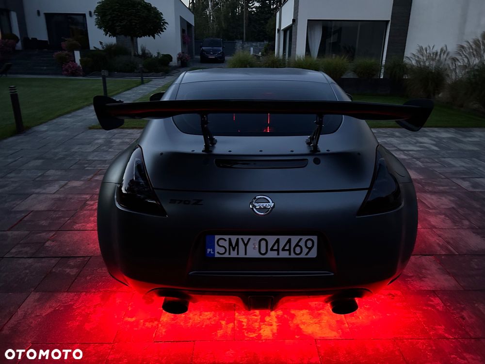 Nissan 370 Z - 22