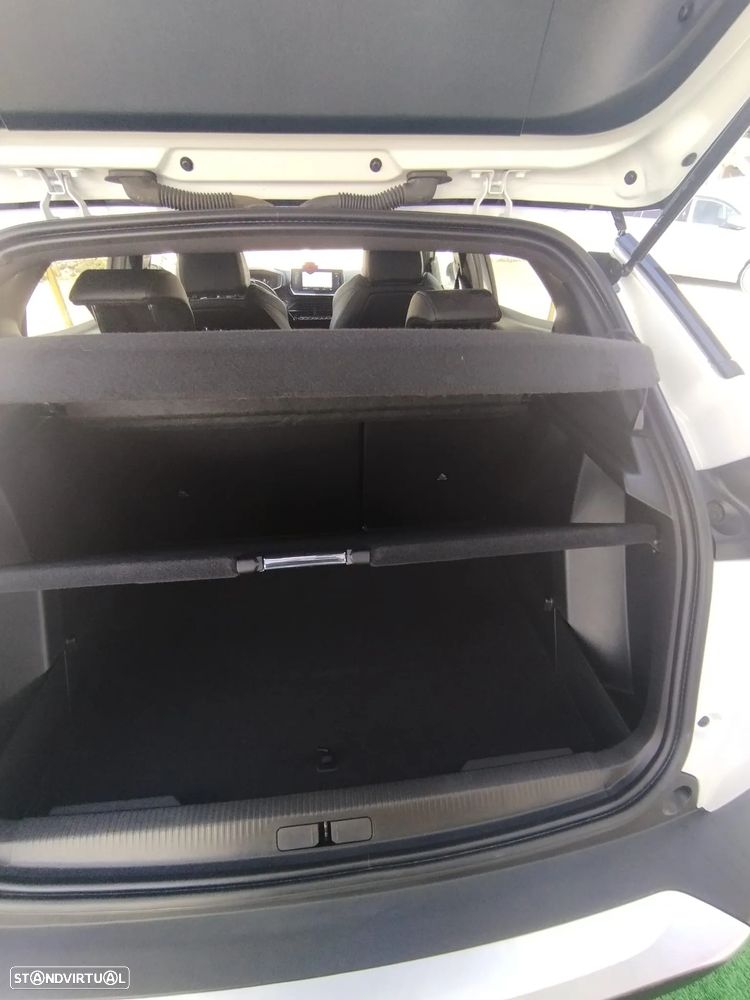 Peugeot e-2008 50 kWh GT Line - 7