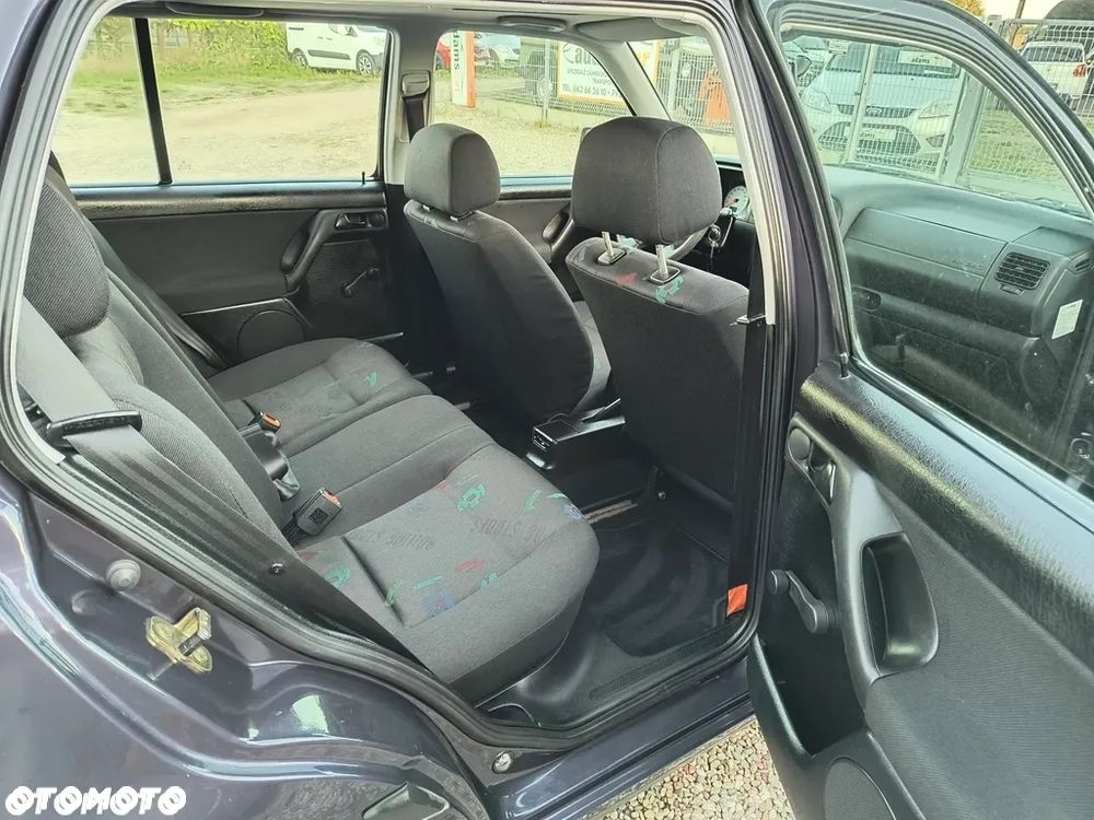 Volkswagen Golf - 10