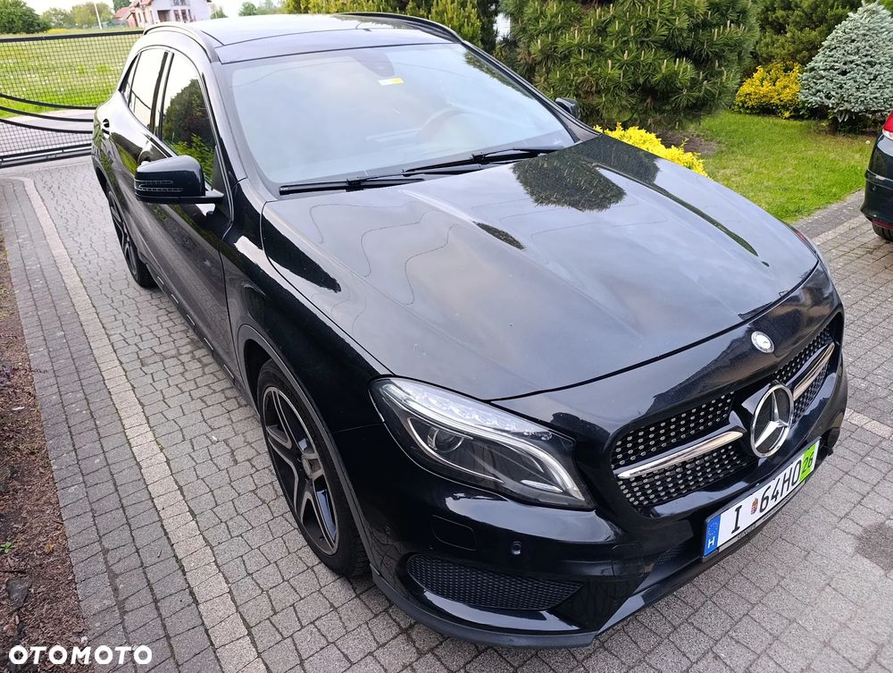 Mercedes-Benz GLA 250 AMG Line - 10