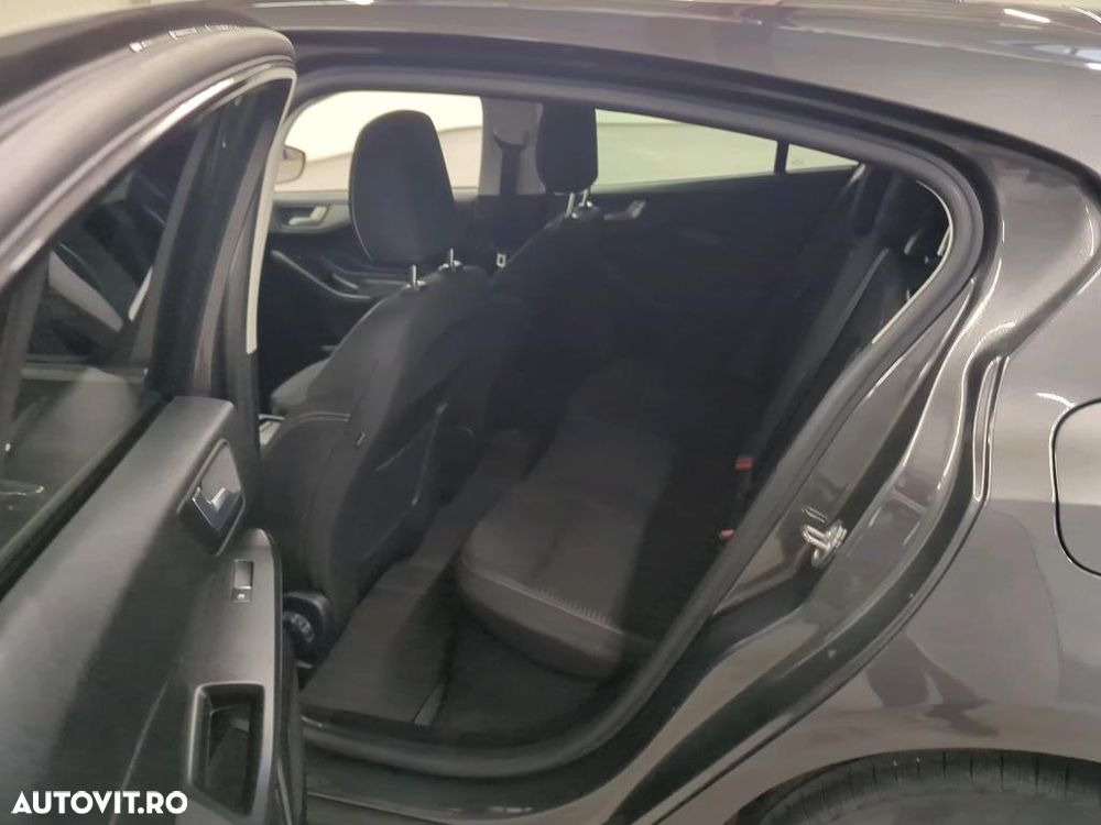 Ford Focus - 7