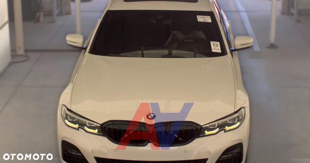 BMW Seria 3 330i Sport Line - 4