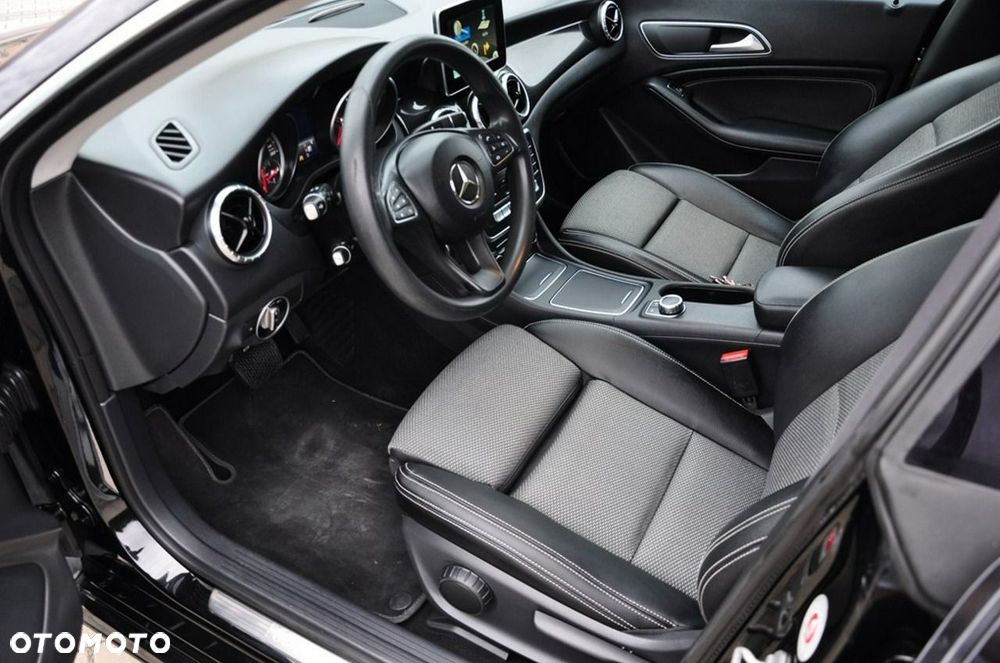 Mercedes-Benz CLA - 30