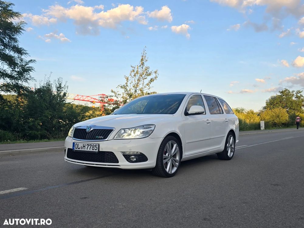 Skoda Octavia 2.0 TDI RS DSG - 2