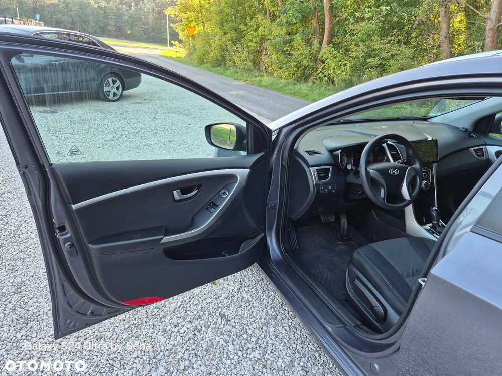 Hyundai i30 blue Kombi 1.6 CRDi DCT Style - 12