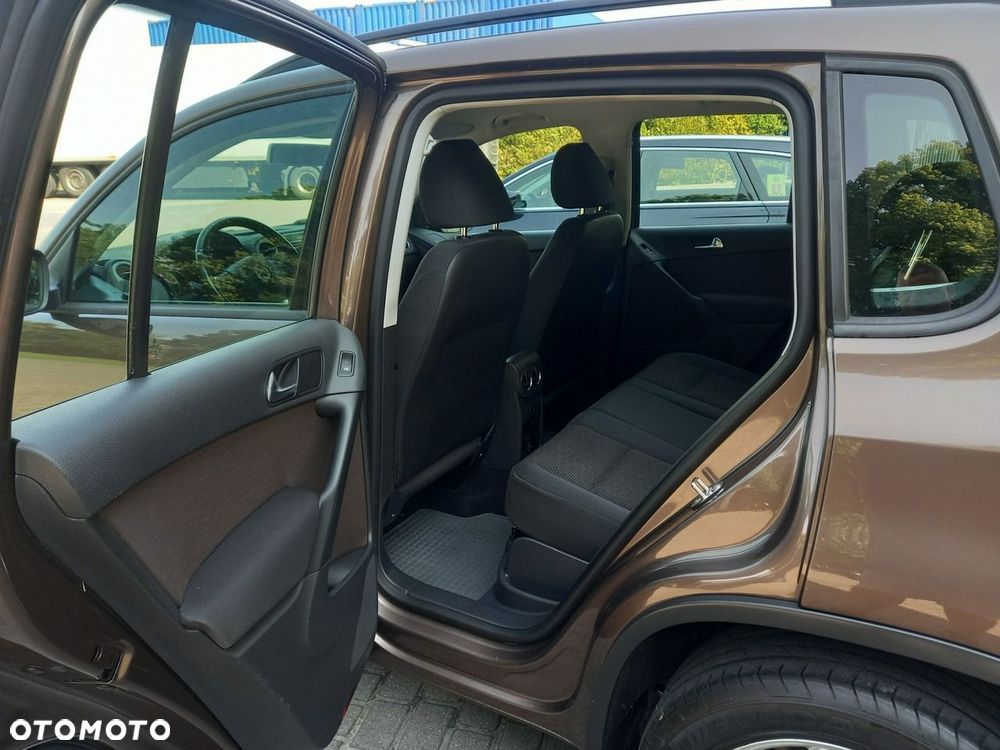 Volkswagen Tiguan 2.0 TDI DPF 4Motion BlueMotion Technology Lounge Sport & Style - 22