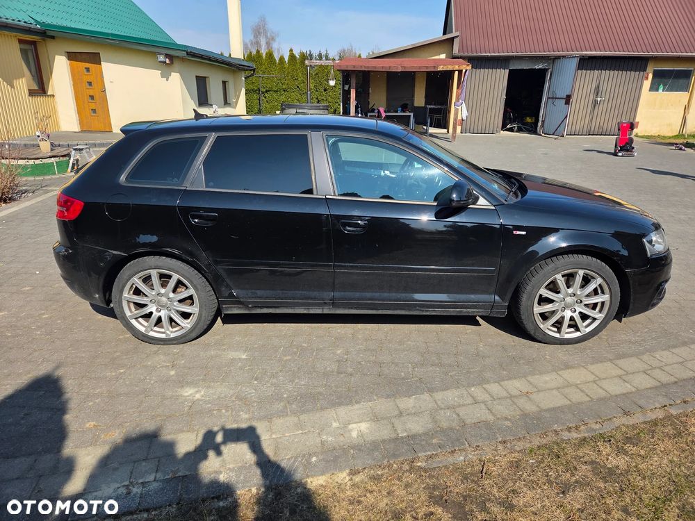 Audi A3 Sportback 2.0 TFSI quattro S tronic S line Sportpaket - 4