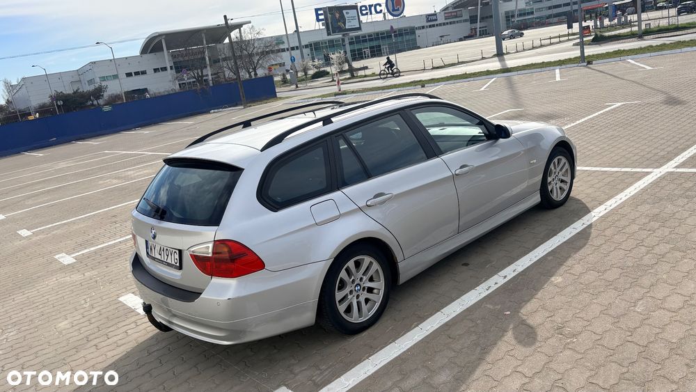 BMW Seria 3 318i - 11