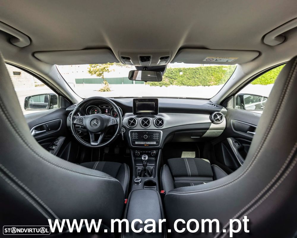 Mercedes-Benz GLA 180 d - 11