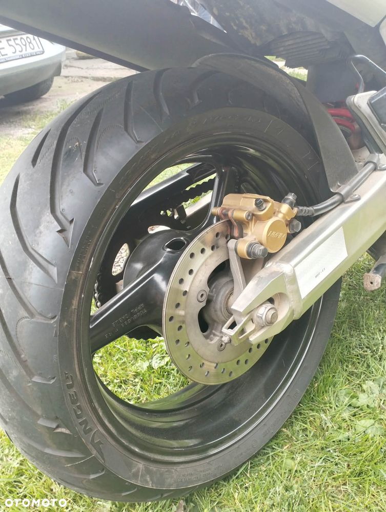 Honda Hornet - 12