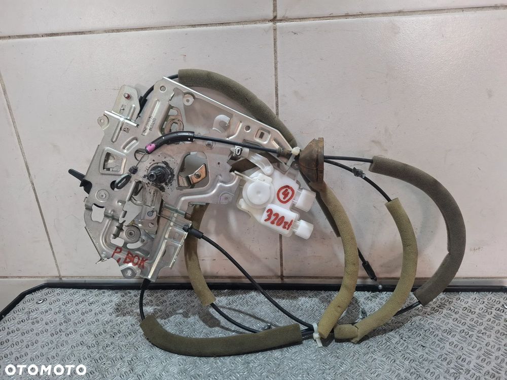 Zamek drzwi prawych przesuwnych uszkodzony jak na zdjęciu Renault Master III - 1