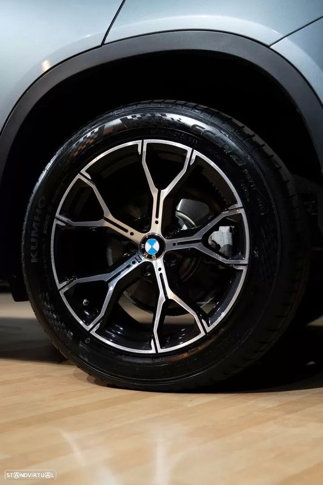 BMW X5 25 d sDrive Comfort 7L - 8