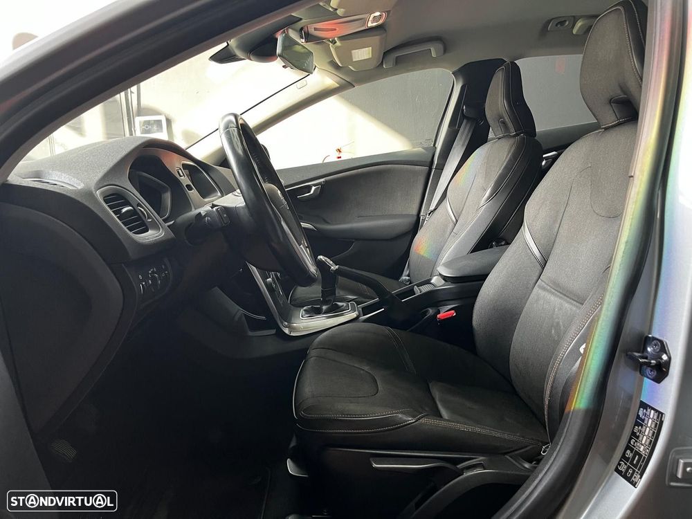 Volvo V40 Cross Country 1.6 D2 Momentum - 14